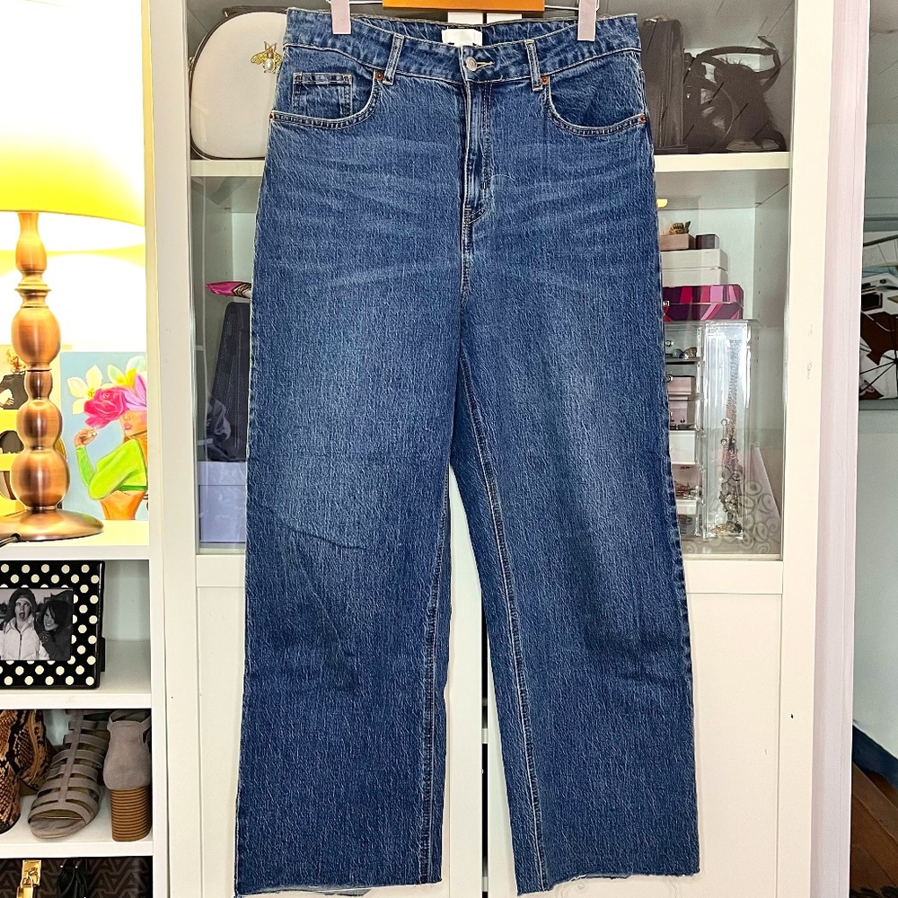 H&M Medium Blue Wash Slightly Cropped Jeans Size 10